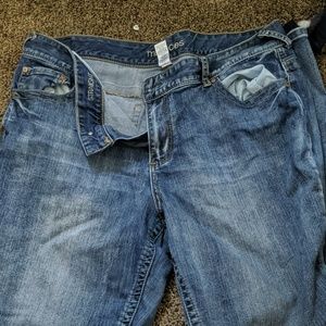 Maurice's 22L Jeans- Like new!